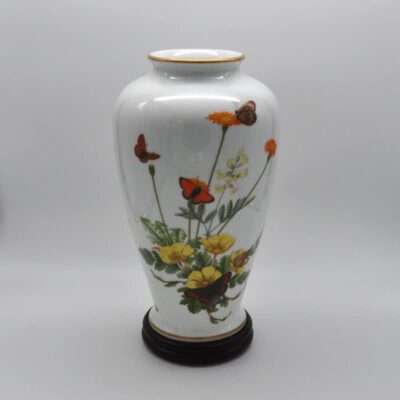 Urnenvase von Franklin Porcelain The Alpine Butterfly