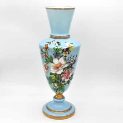 Balustervase aus Milchglas