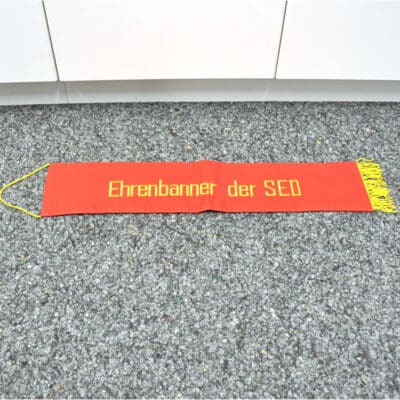 Ehrenbanner SED der ehemaligen DDR