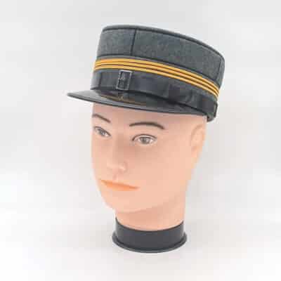 Offiziersmütze Hauptmann Ord. 1949 | Fabulafero - Antiquitäten und Einzigartiges Offiziersmütze Hauptmann Ord. 1949