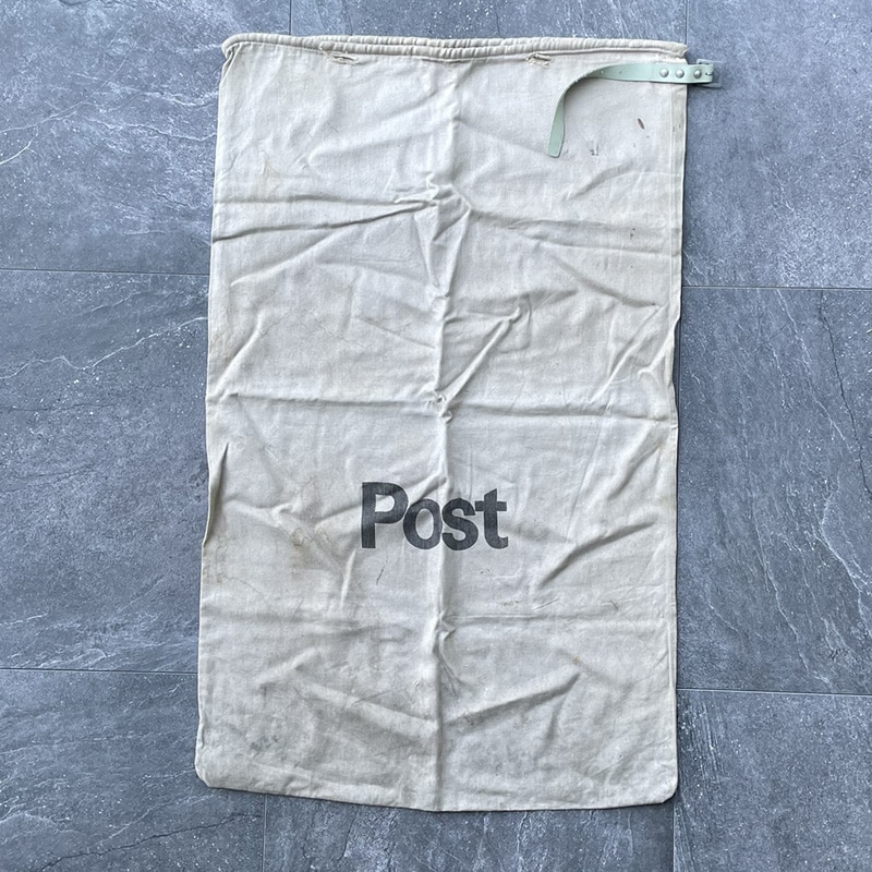 Alter Postsack fleckig | Fabulafero - Antiquitäten und Einzigartiges Alter Postsack fleckig
